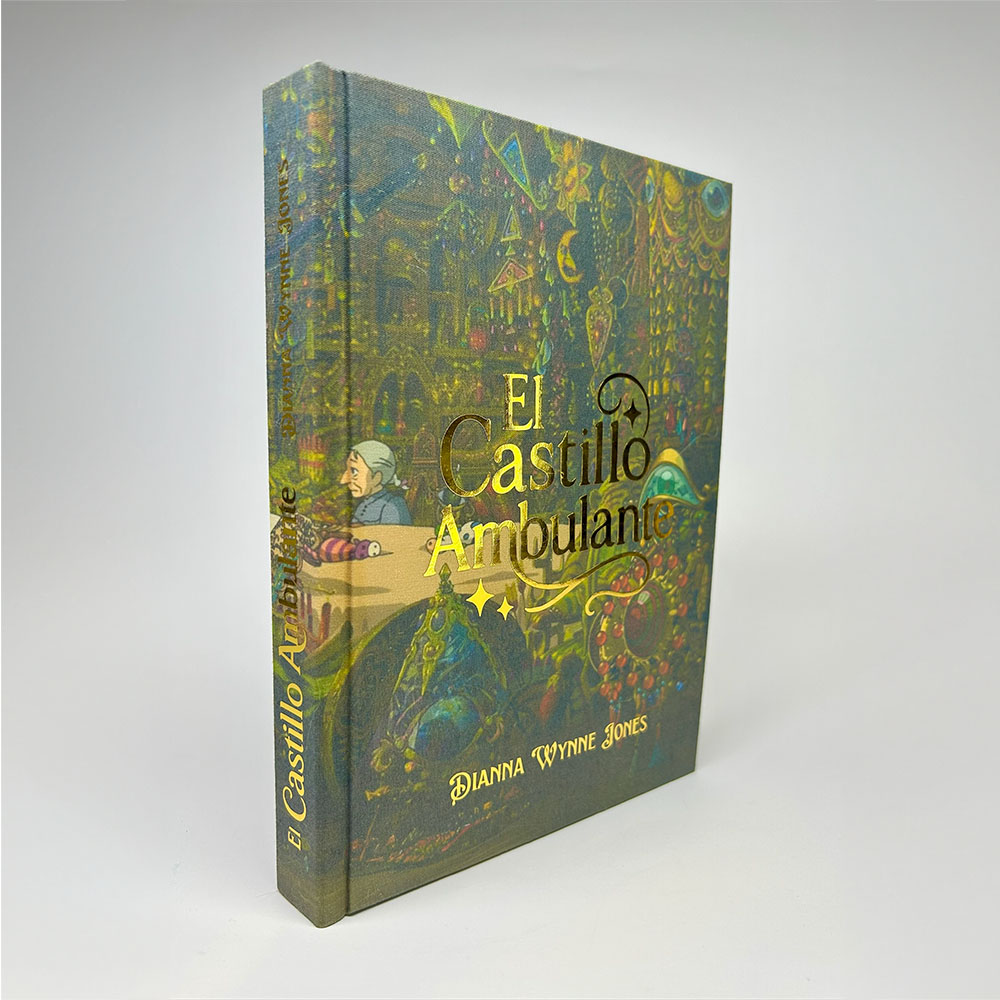 Portada de la edición especial de El castillo ambulante con diseño inspirado en Studio Ghibli