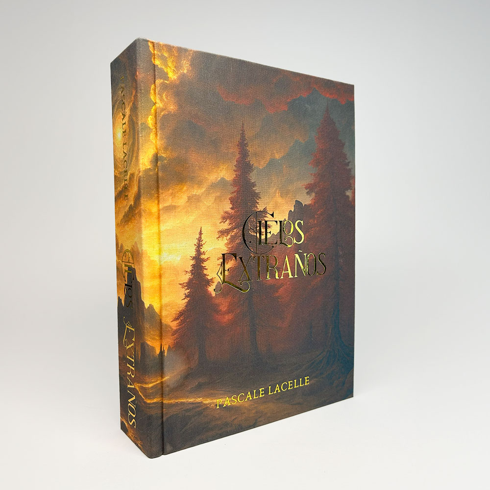 Cielos extraños edición especial – portada en tonos cálidos con título dorado.