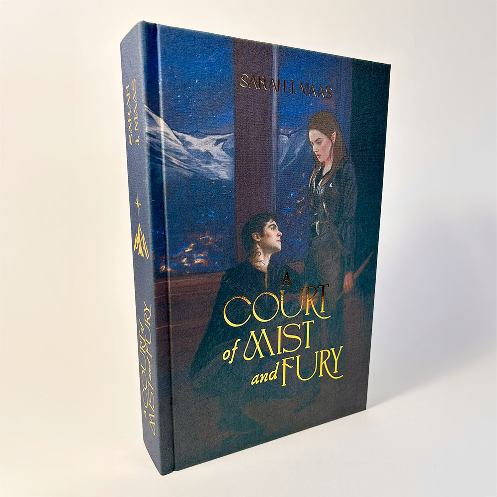 Portada personalizada de A Court of Mist and Fury con Feyre en un balcón